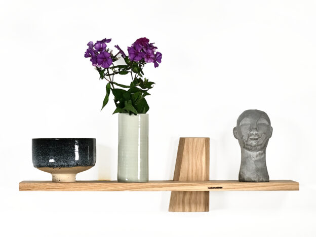 Mini svævehylde amagerhylde fra Hjuler.Design i egetræ
